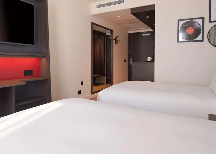 Hampton By Hilton Ashford International