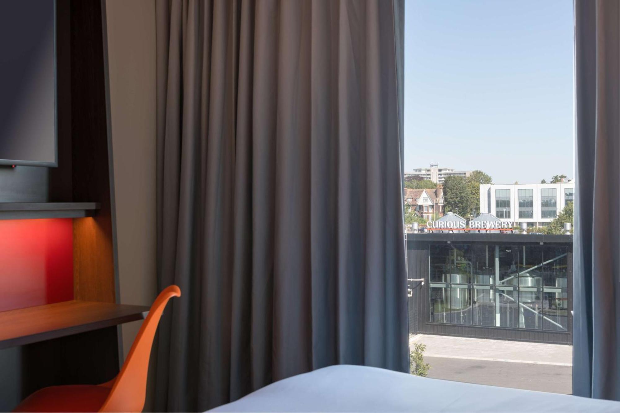 Hampton By Hilton Ashford International Hotel 3*