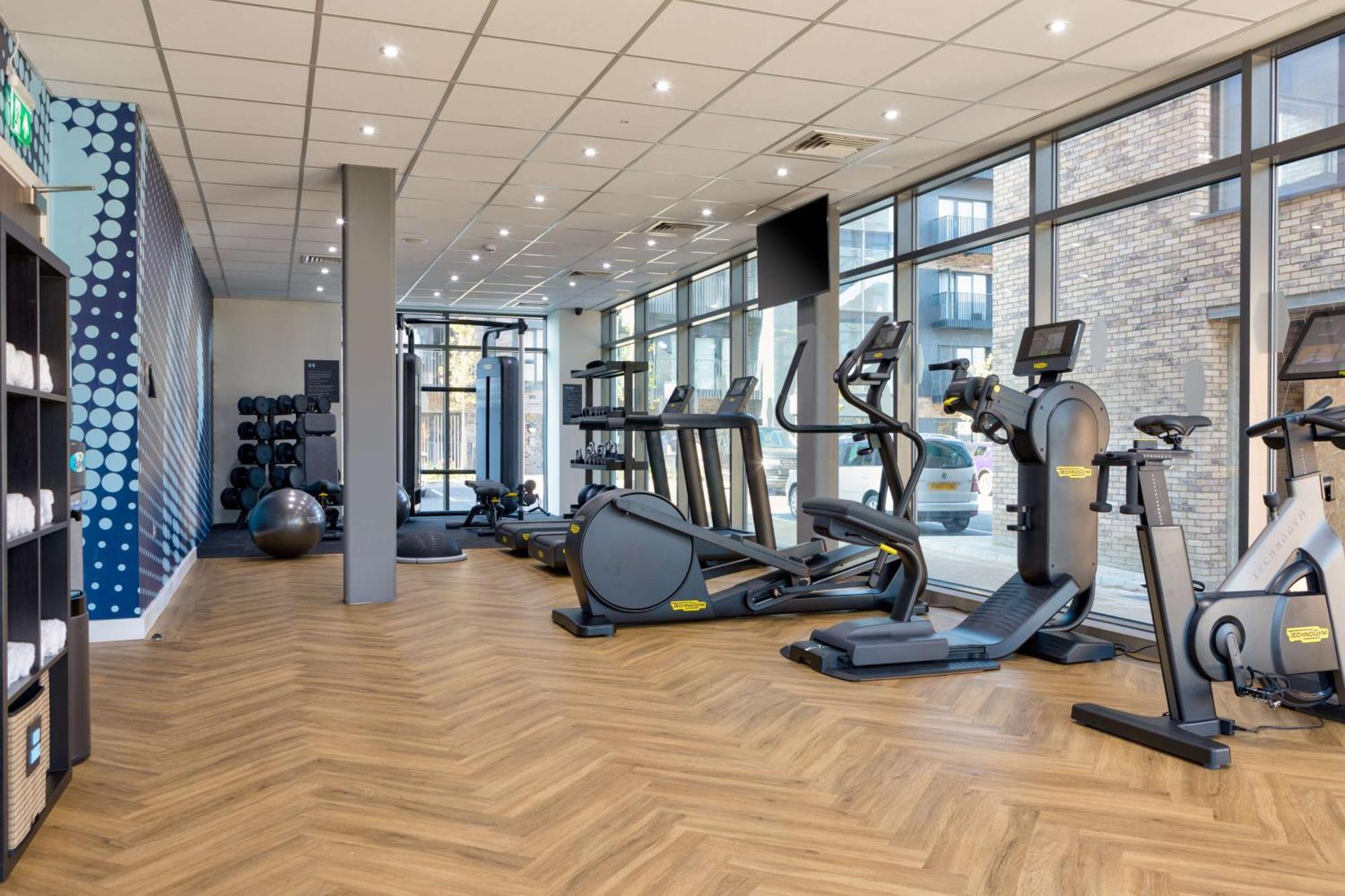 Hampton By Hilton Ashford International Hotel