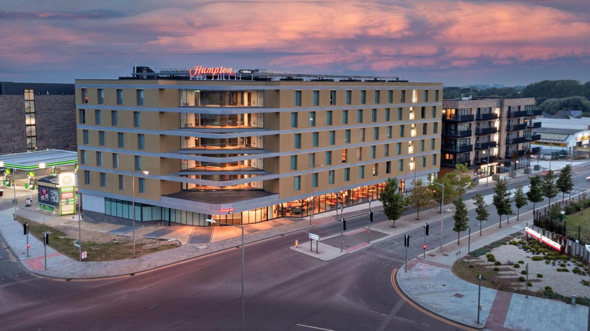 Hampton By Hilton Ashford International Hotel